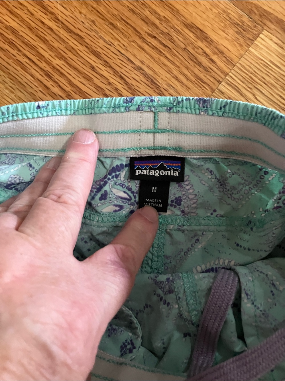 Patagonia Mint Floral Shorts with Light Mint Ribbed Crop Top Sz 12 EUC - Picture 3 of 8